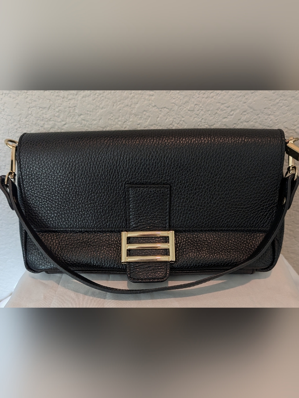 Divina Firenze- Black Leather Shoulder Bag with Gold Buckle